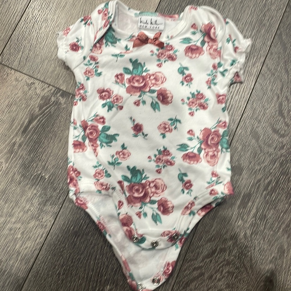 Nicole miller onesie’s 3/6 month